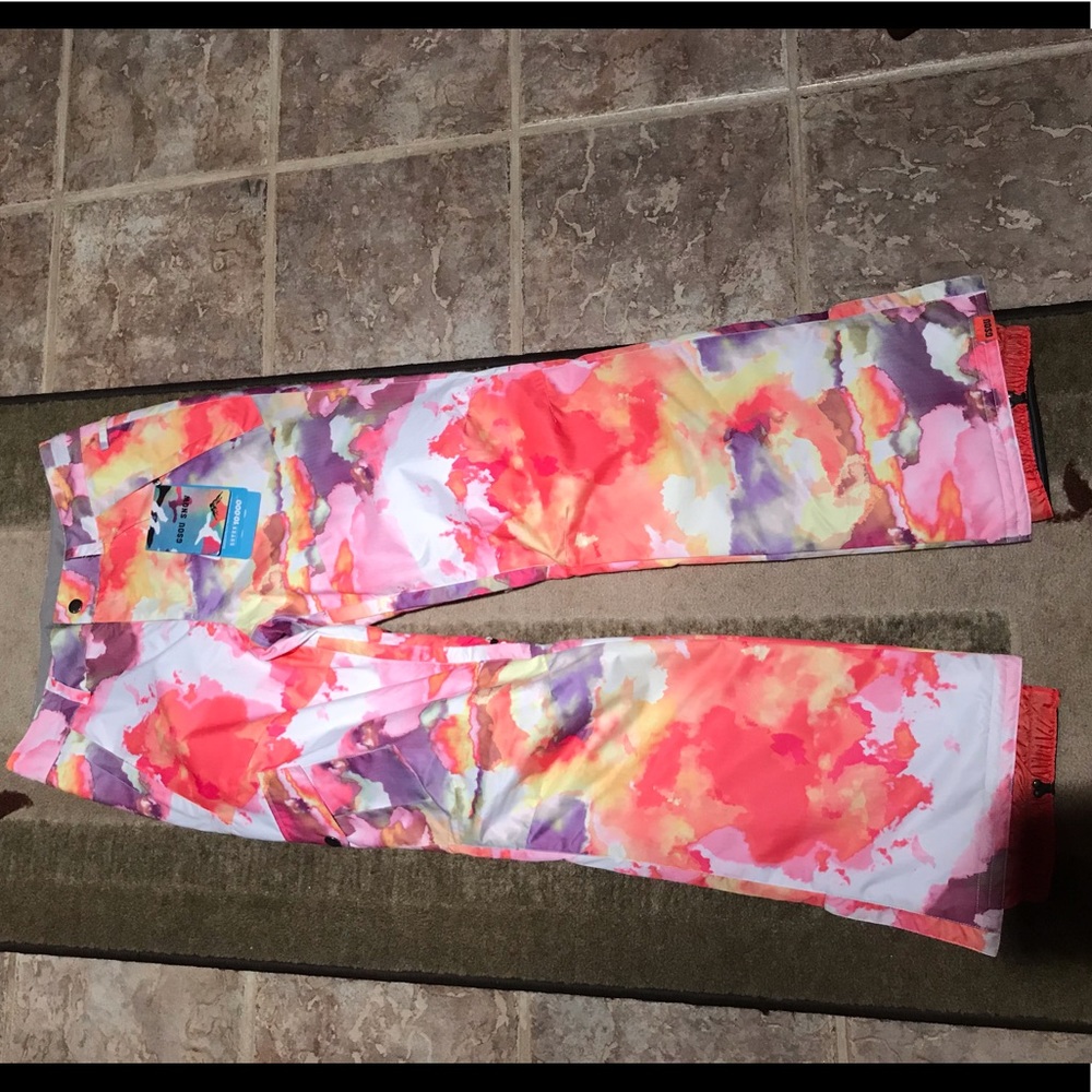 Snowboarding pants